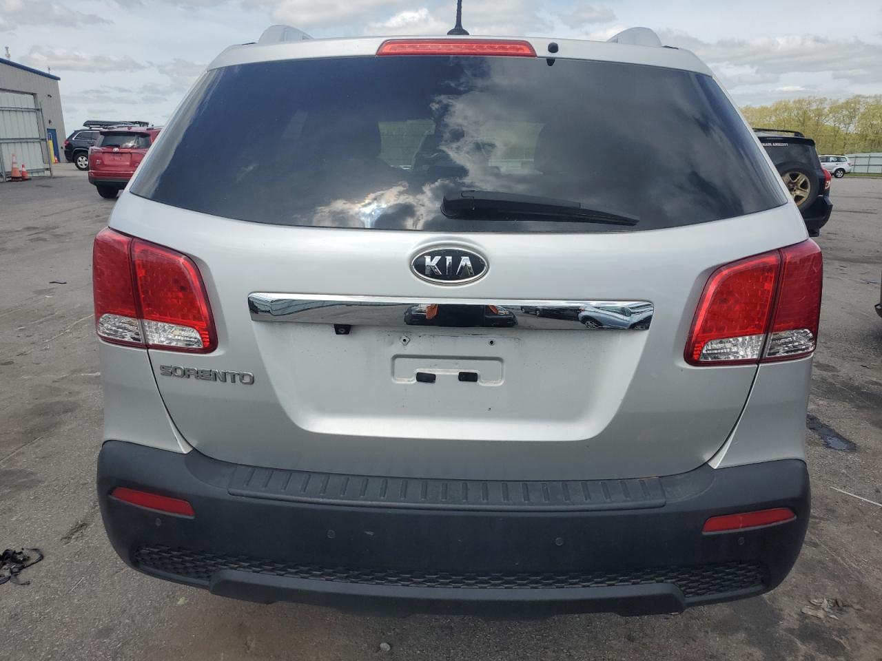 5XYKT3A63CG303745 2012 Kia Sorento Base