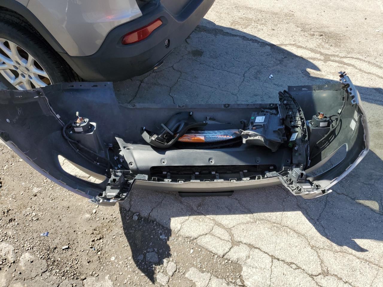 1C4PJLCS6EW102479 2014 Jeep Cherokee Latitude