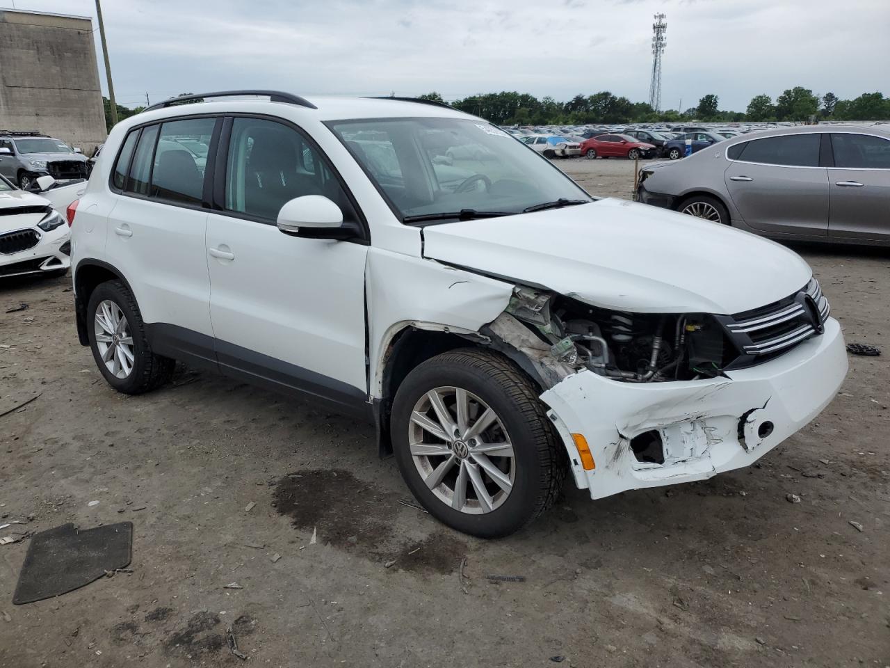 WVGAV7AX3HK044368 2017 Volkswagen Tiguan S