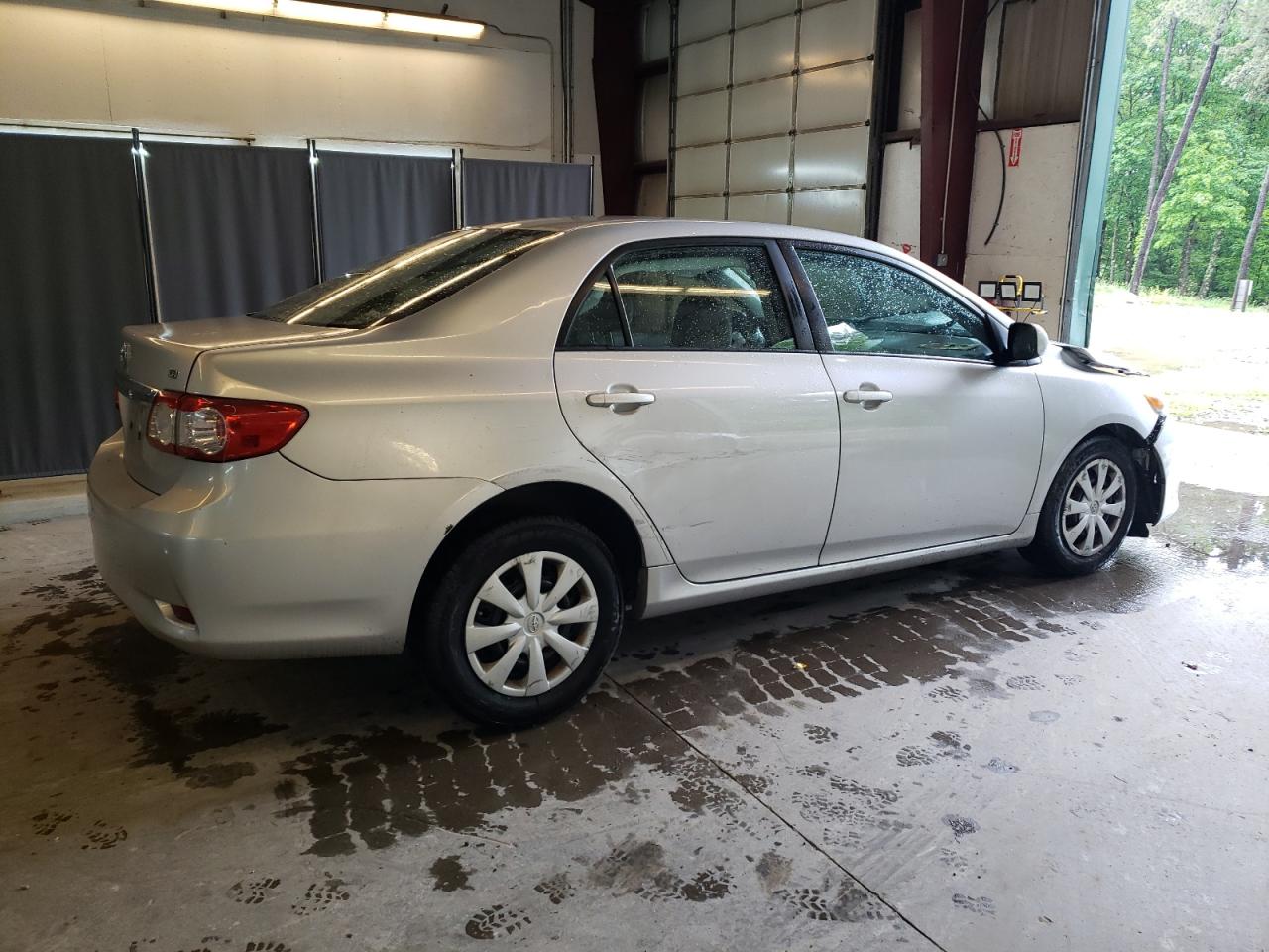 2T1BU4EE5BC697649 2011 Toyota Corolla Base