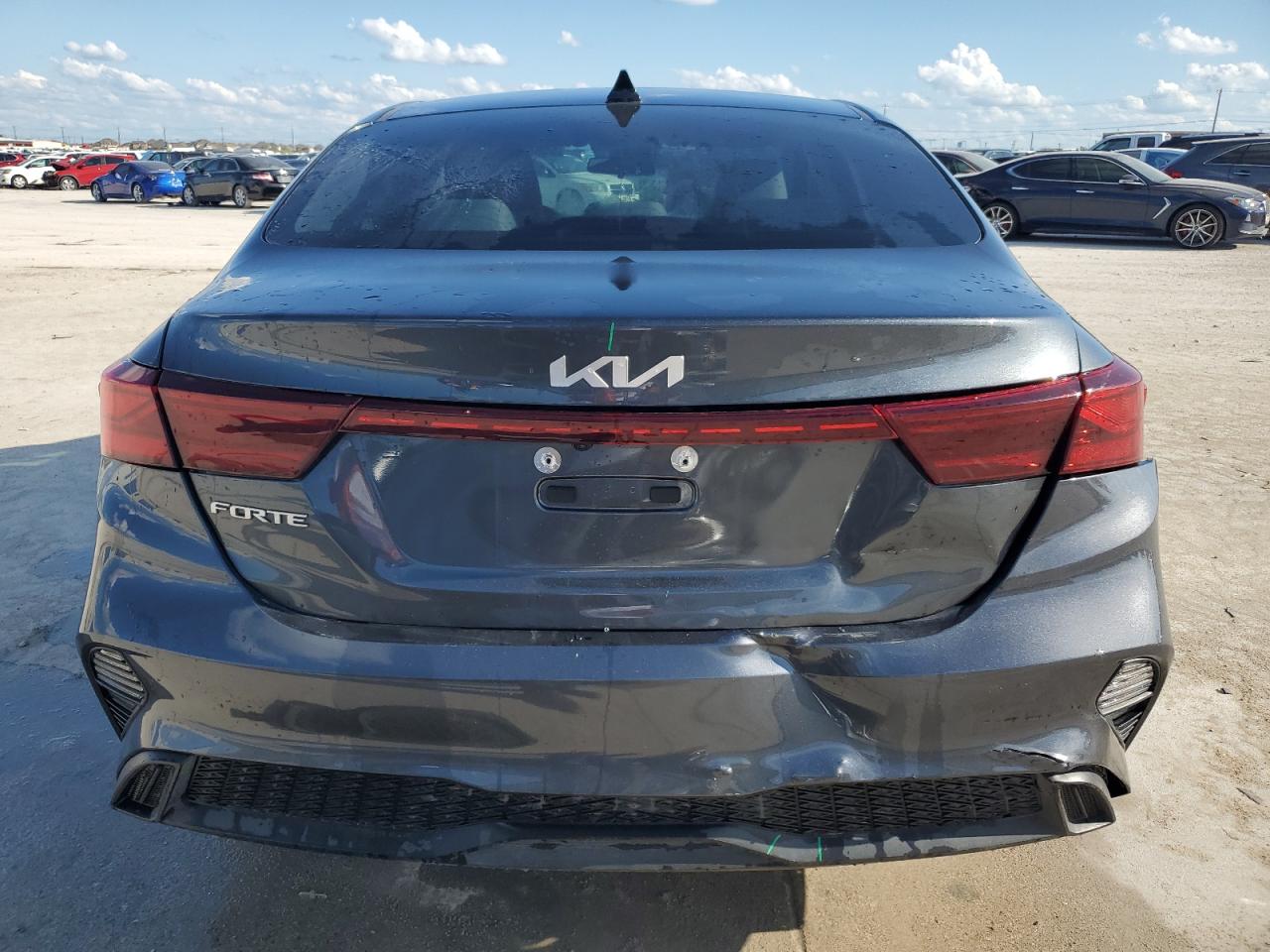 3KPF24AD1NE416585 2022 Kia Forte Fe