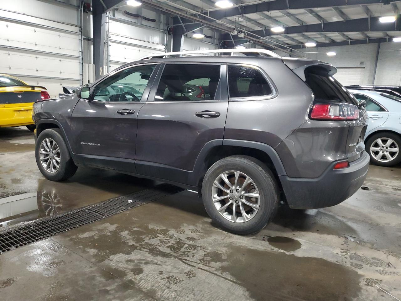 2019 Jeep Cherokee Latitude Plus vin: 1C4PJMLBXKD181975