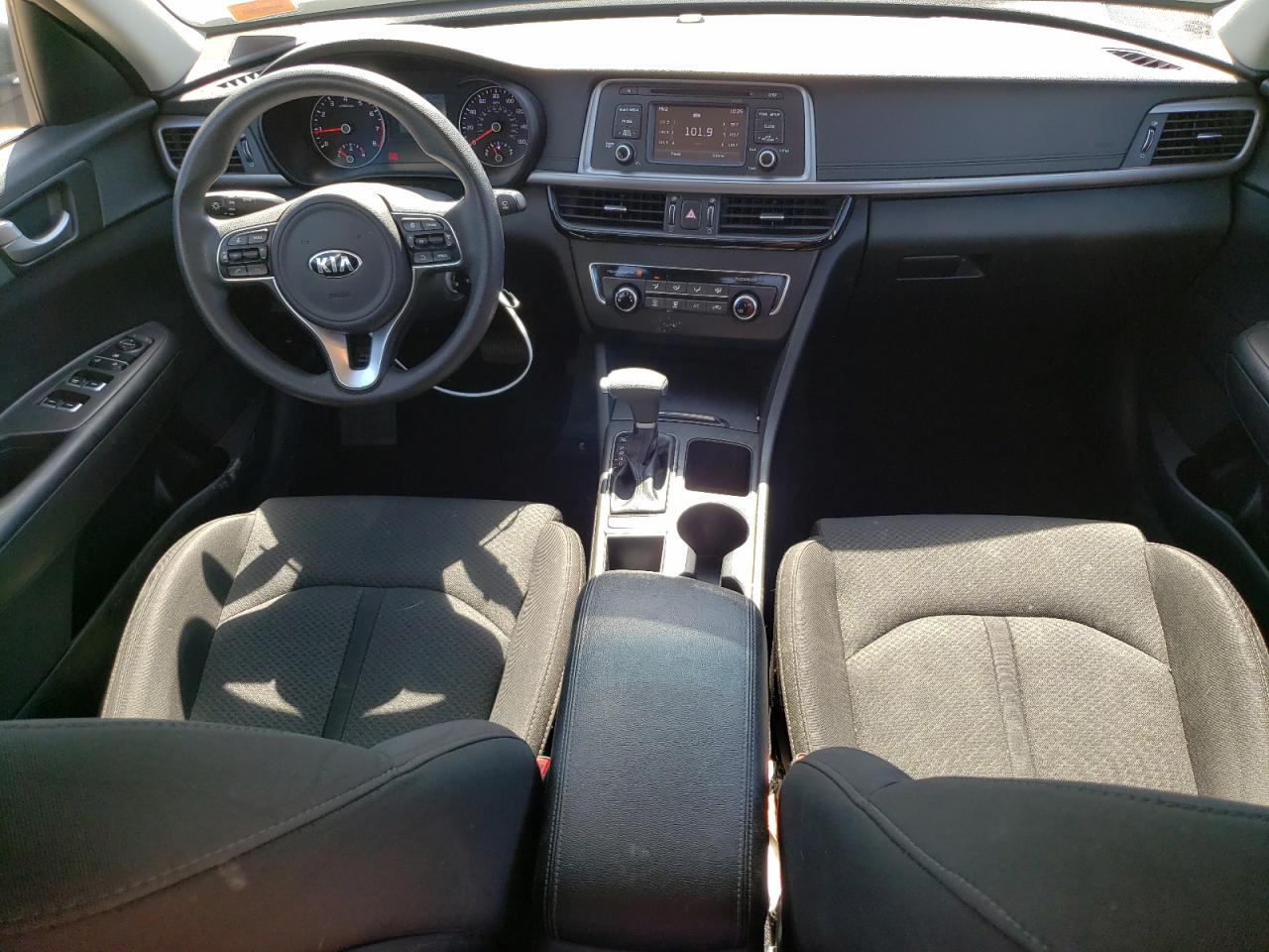 5XXGT4L30HG164961 2017 Kia Optima Lx