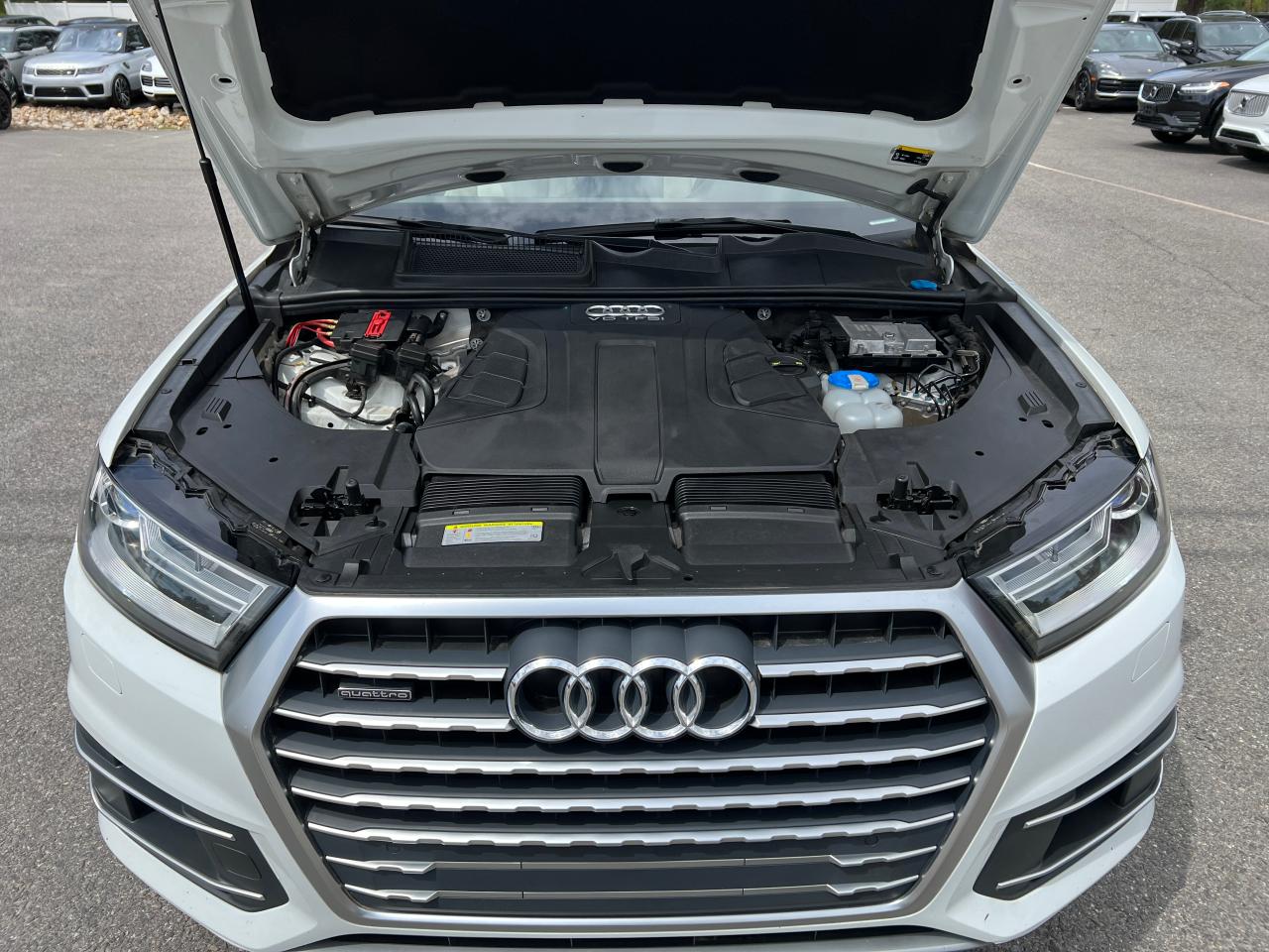 WA1AAAF7XHD033601 2017 Audi Q7 Premium