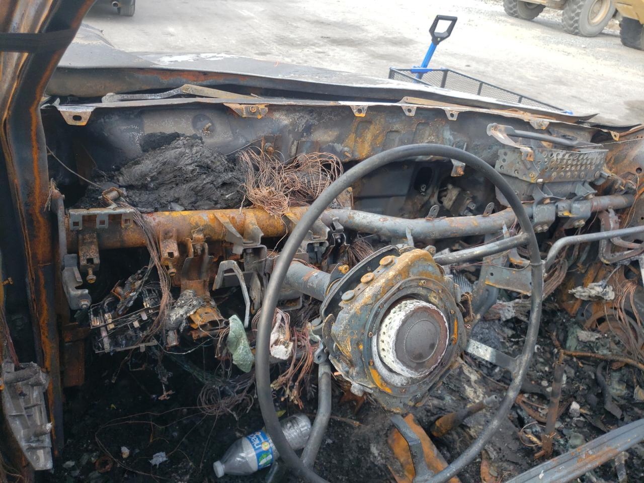 JN8AR05Y4WW262977 1998 Nissan Pathfinder Le