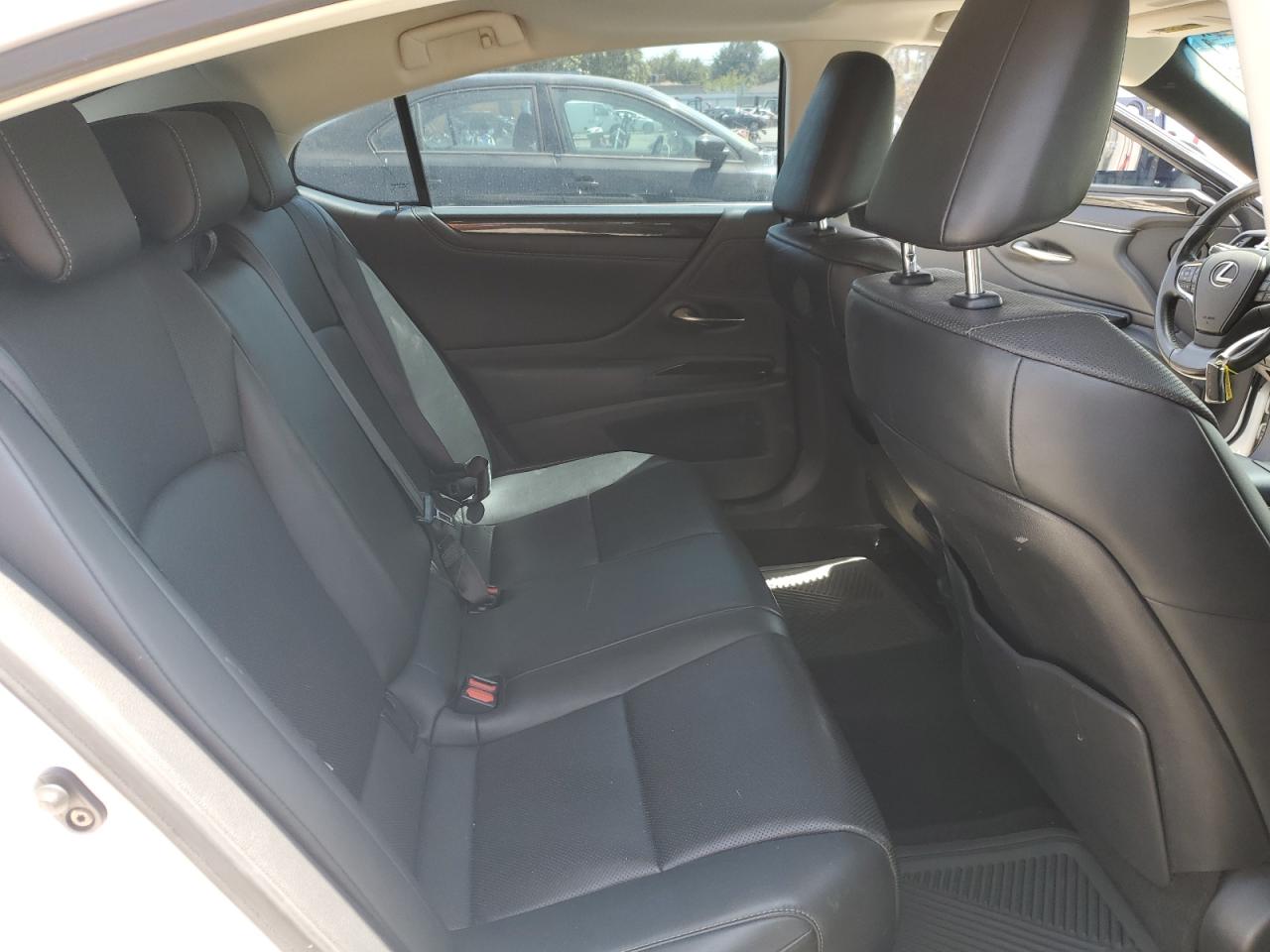 58ABZ1B15KU007018 2019 Lexus Es 350