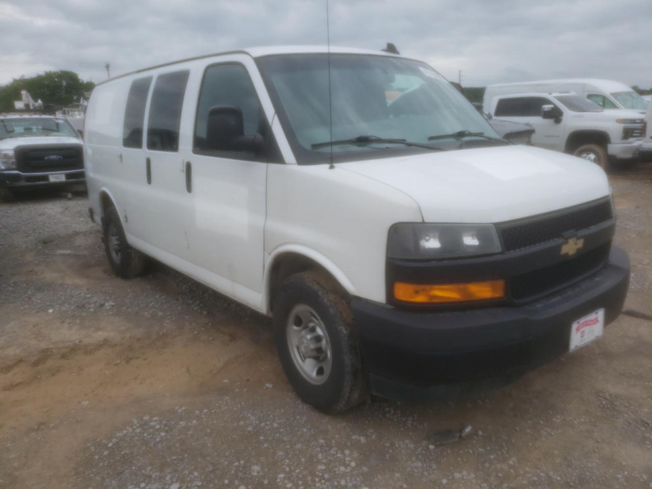 1GCWGAFP1K1170008 2019 Chevrolet Express G2500