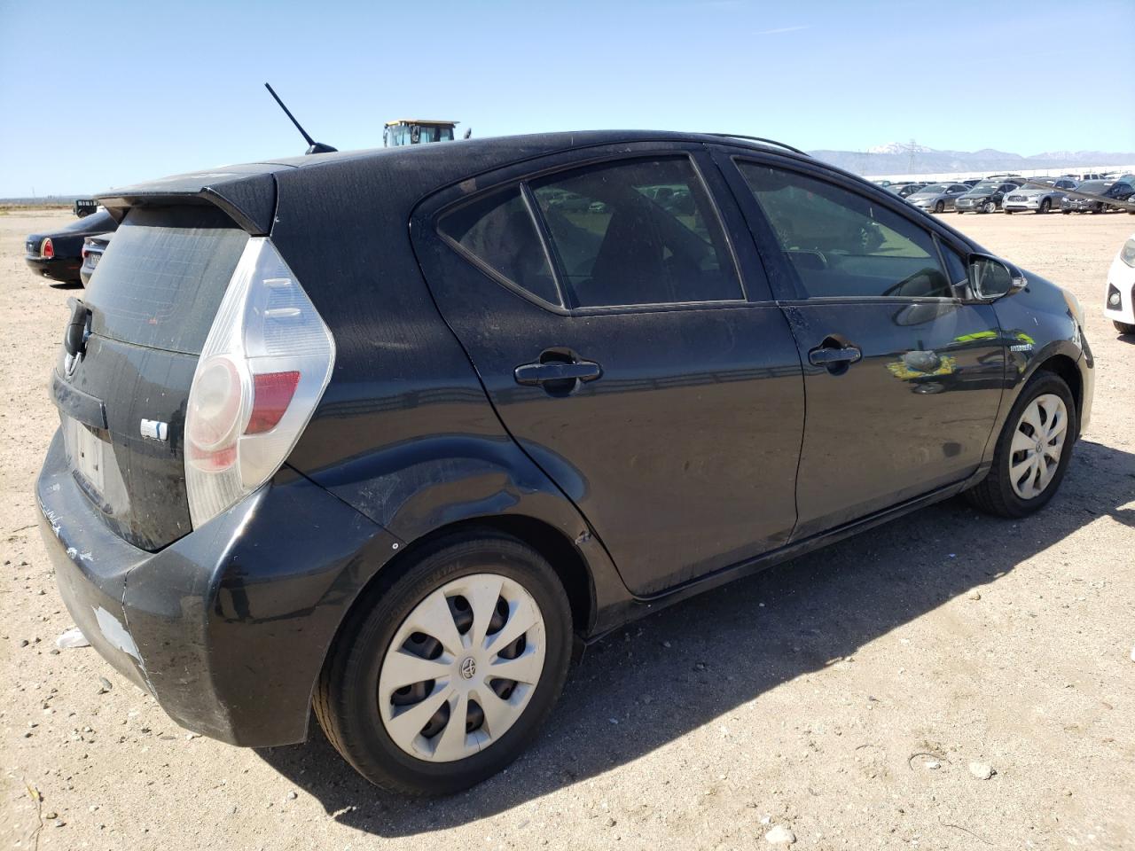 2013 Toyota Prius C vin: JTDKDTB3XD1531745