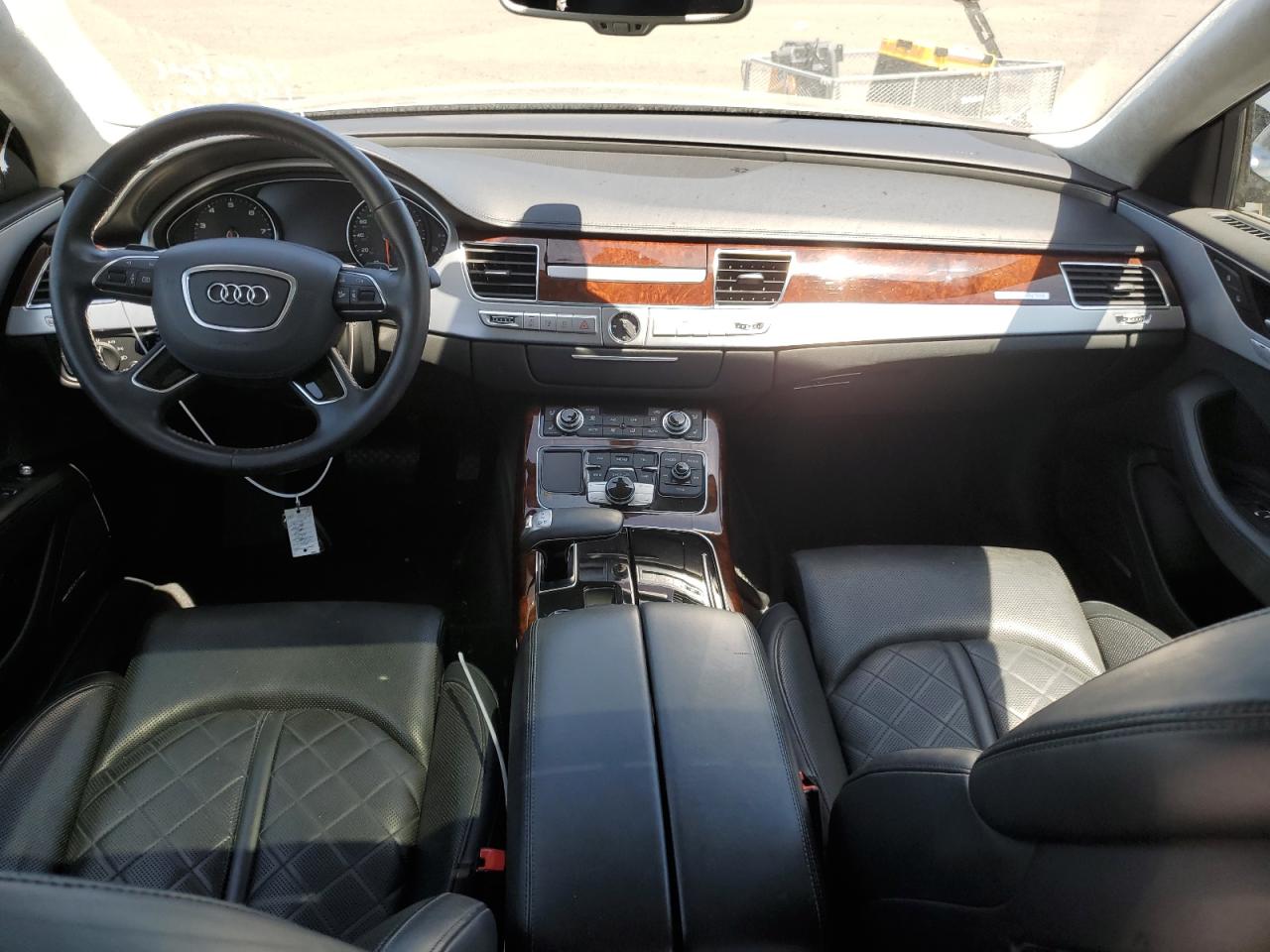 2014 Audi A8 Quattro vin: WAUAGAFDXEN003009