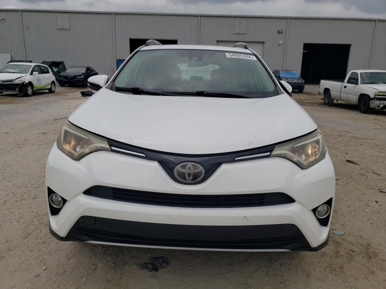 2T3RFREV5HW616301 2017 Toyota Rav4 Xle