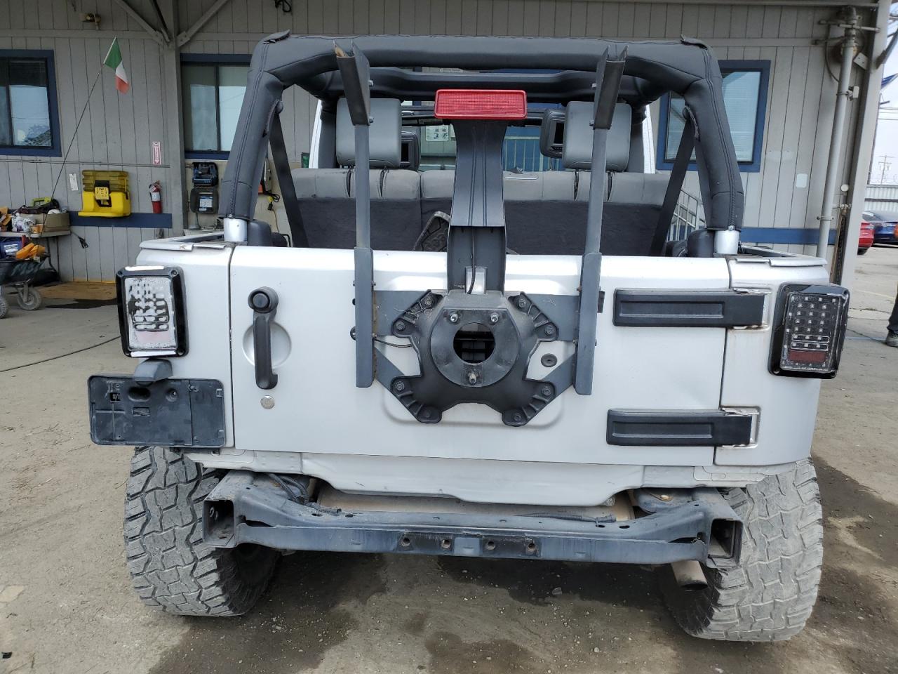 1J4BB3H16AL232291 2010 Jeep Wrangler Unlimited Sport