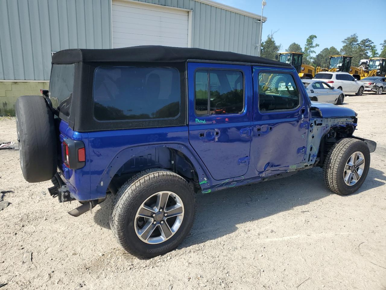 1C4HJXEN2JW324594 2018 Jeep Wrangler Unlimited Sahara