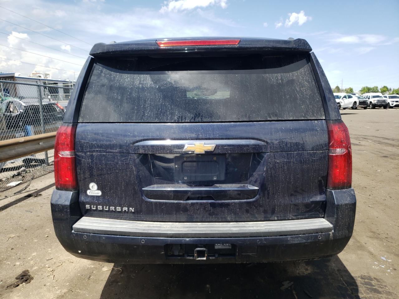 1GNSKHKC5HR168112 2017 Chevrolet Suburban K1500 Lt