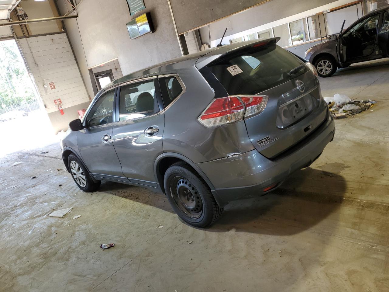 2015 Nissan Rogue S vin: KNMAT2MVXFP517108