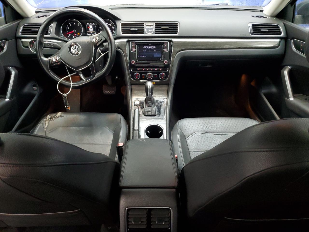 1VWGT7A34HC027121 2017 Volkswagen Passat Se