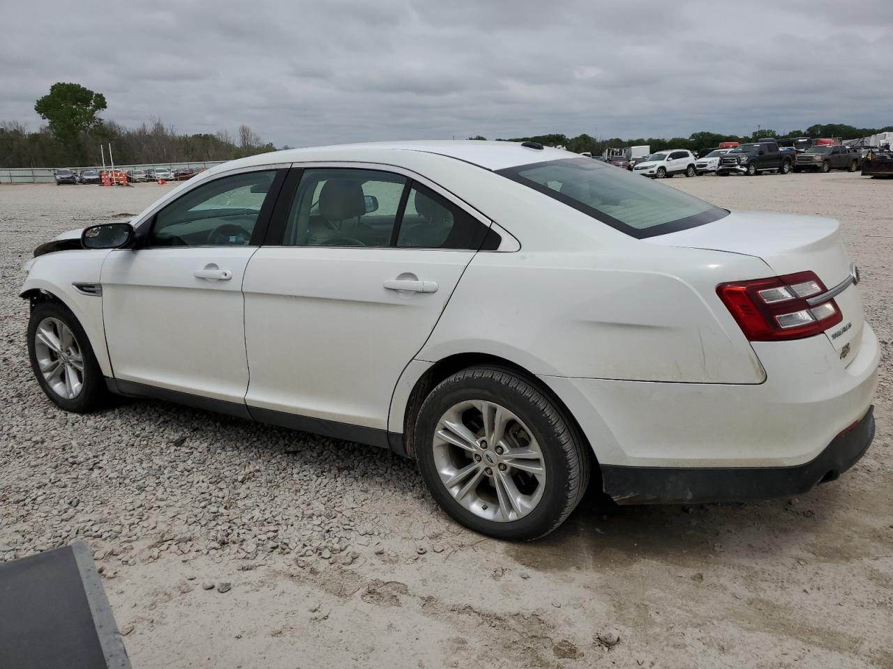 Lot #2924101079 2014 FORD TAURUS SEL