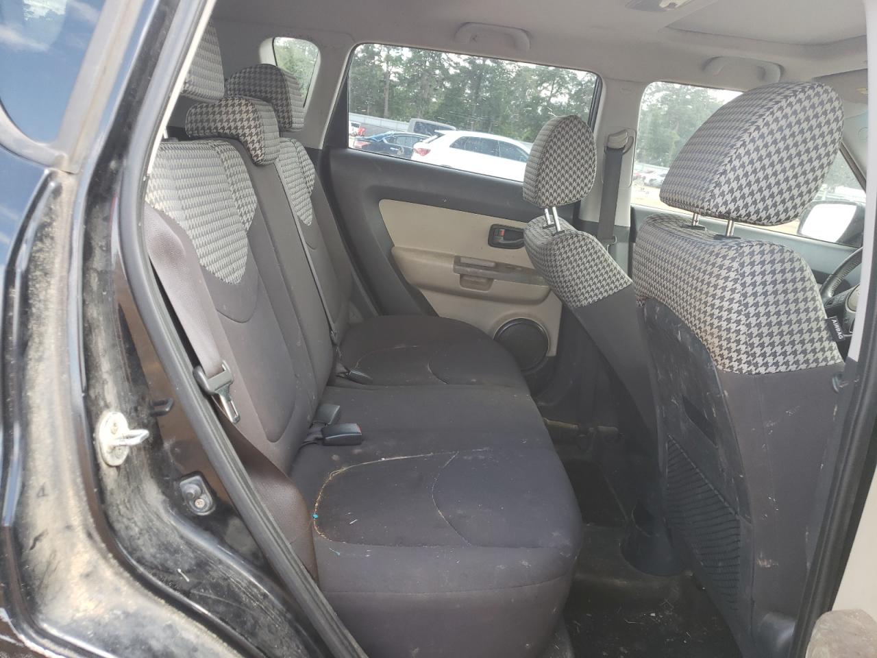 KNDJT2A2XA7070122 2010 Kia Soul +