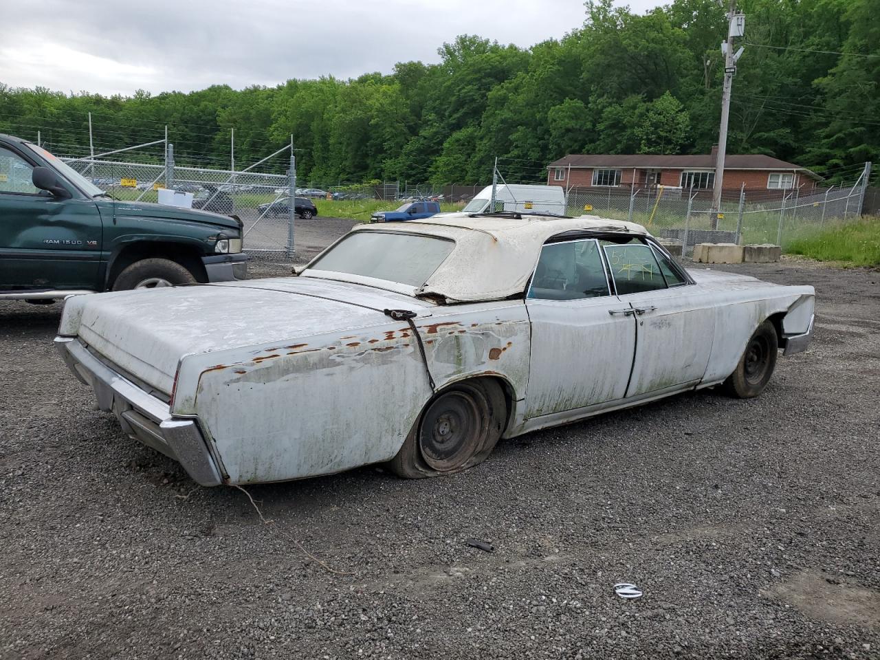 7Y86G822483 1967 Lincoln Continentl