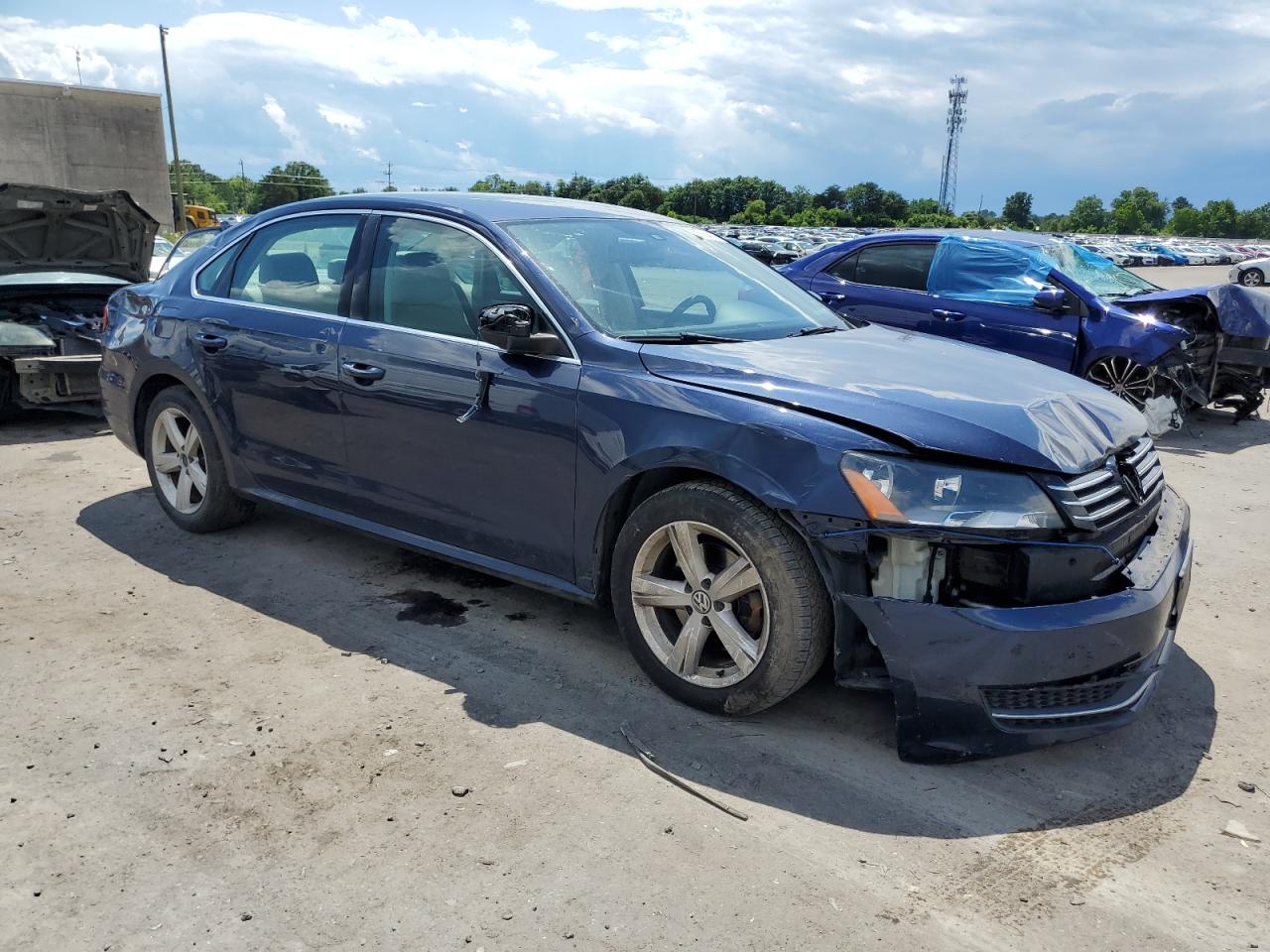 1VWBH7A34DC141075 2013 Volkswagen Passat Se