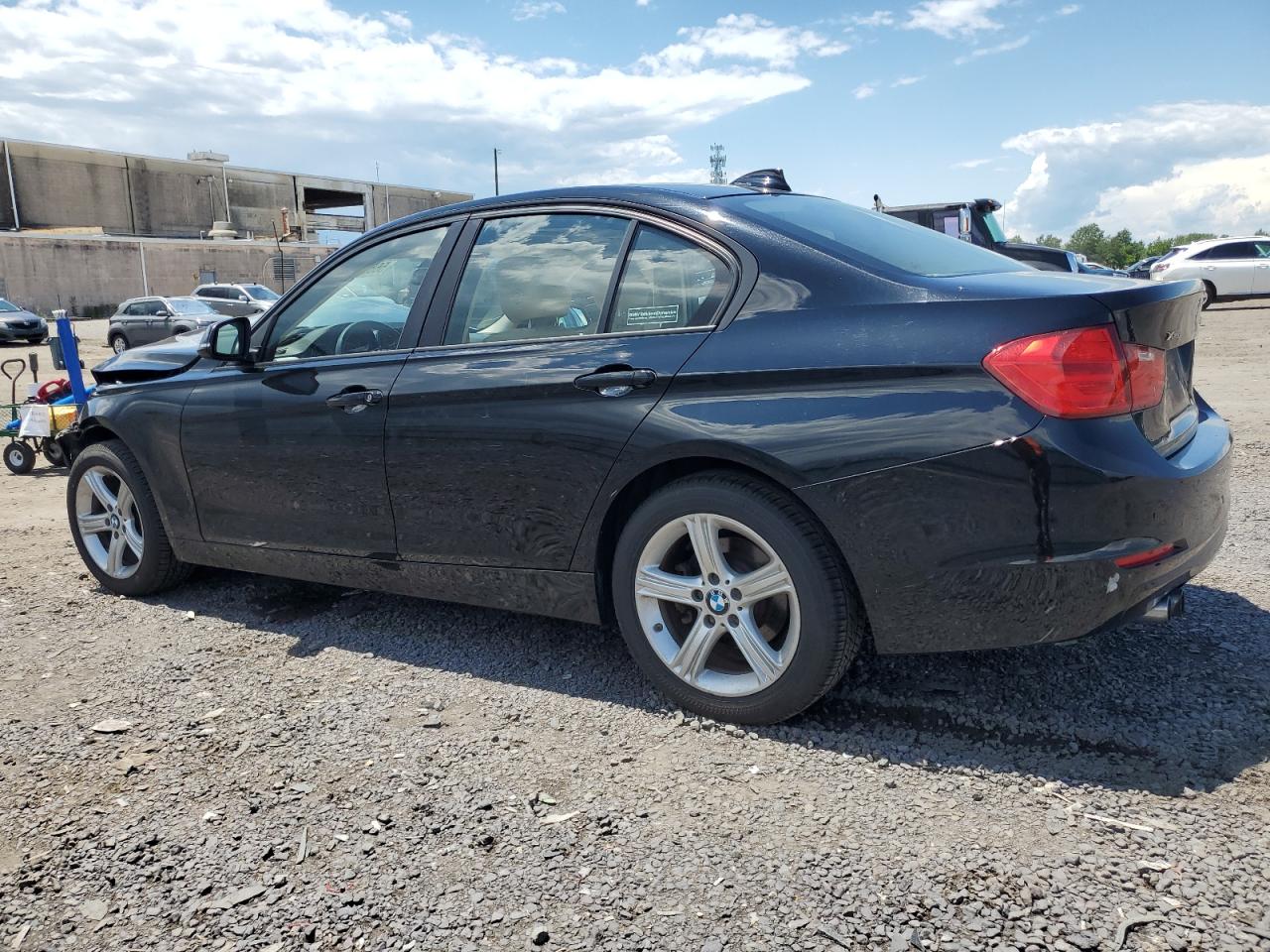 2013 BMW 328 Xi Sulev vin: WBA3B5G56DNS04880