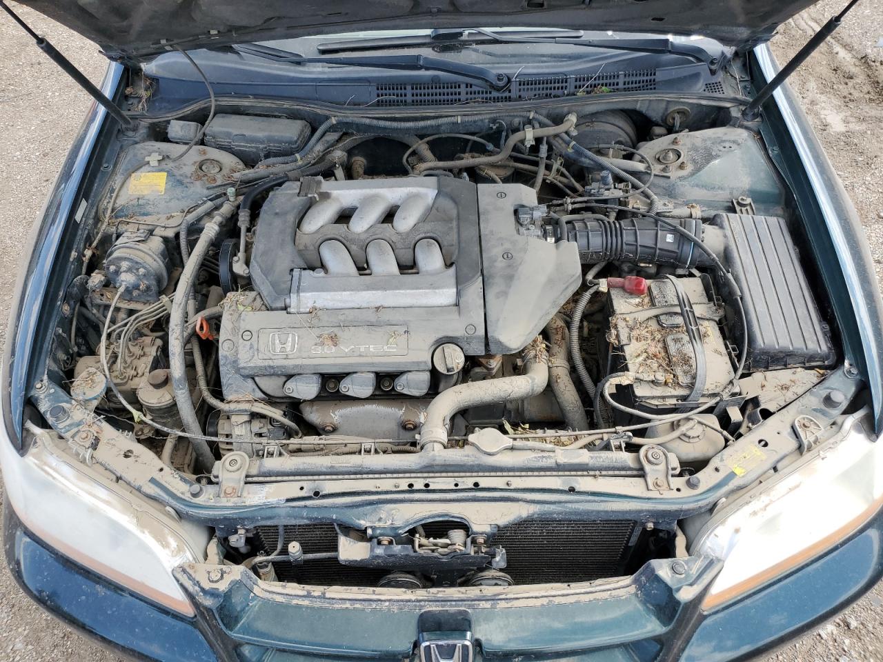 1HGCG165XYA086586 2000 Honda Accord Ex