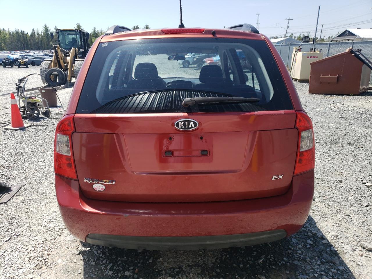 KNAFG525687123877 2008 Kia Rondo Base