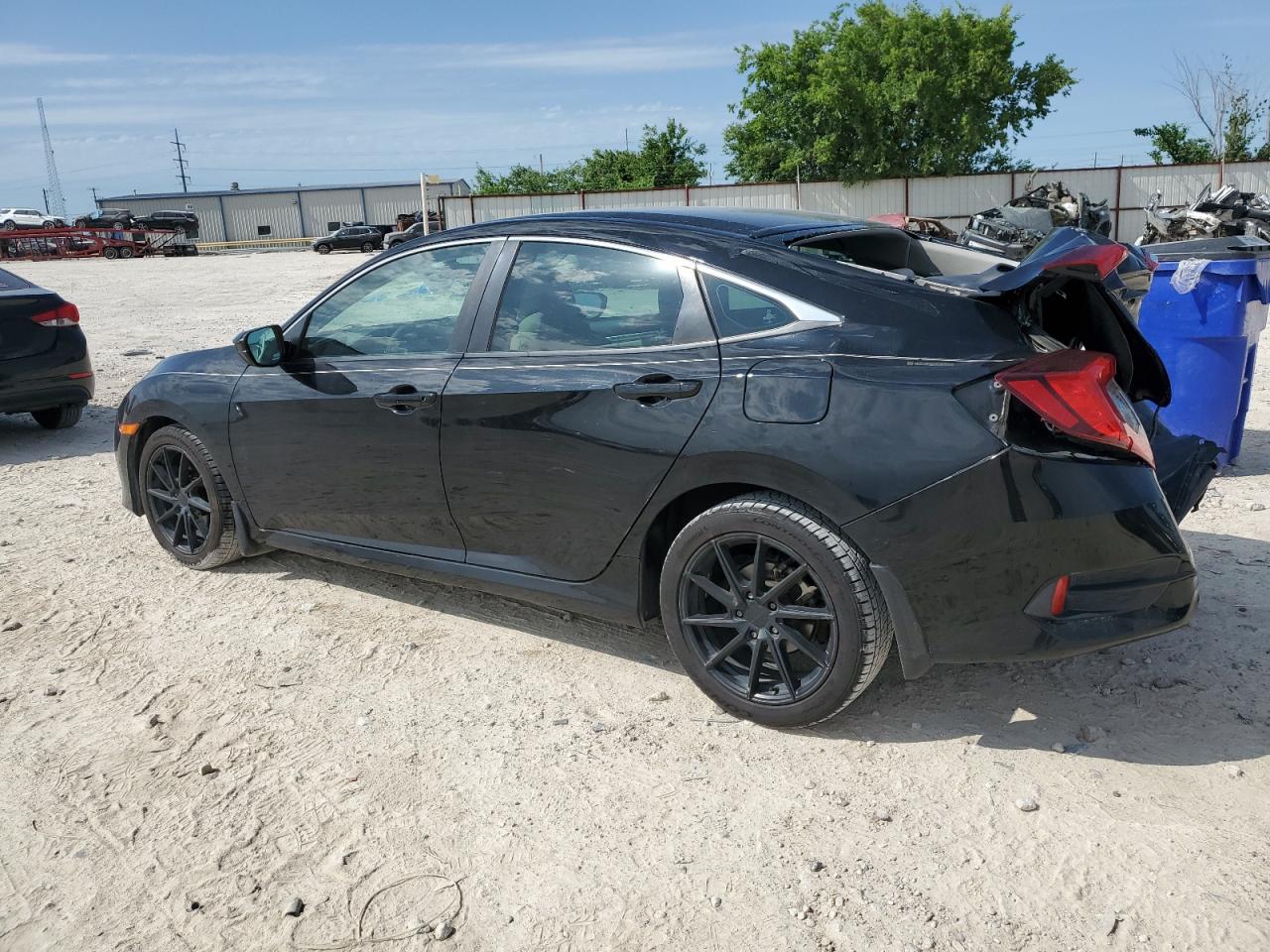 19XFC2F52JE003247 2018 Honda Civic Lx