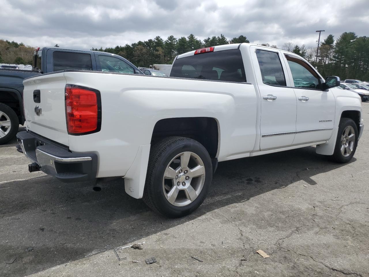 2014 Chevrolet Silverado K1500 Lt vin: 1GCVKREC6EZ261322