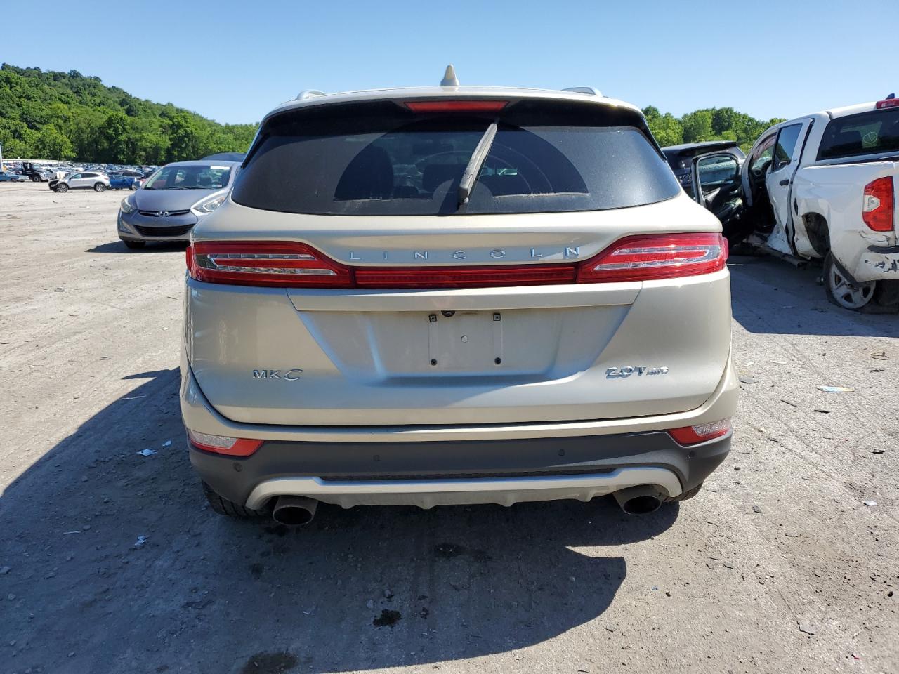 5LMCJ1D97HUL16145 2017 Lincoln Mkc Premiere