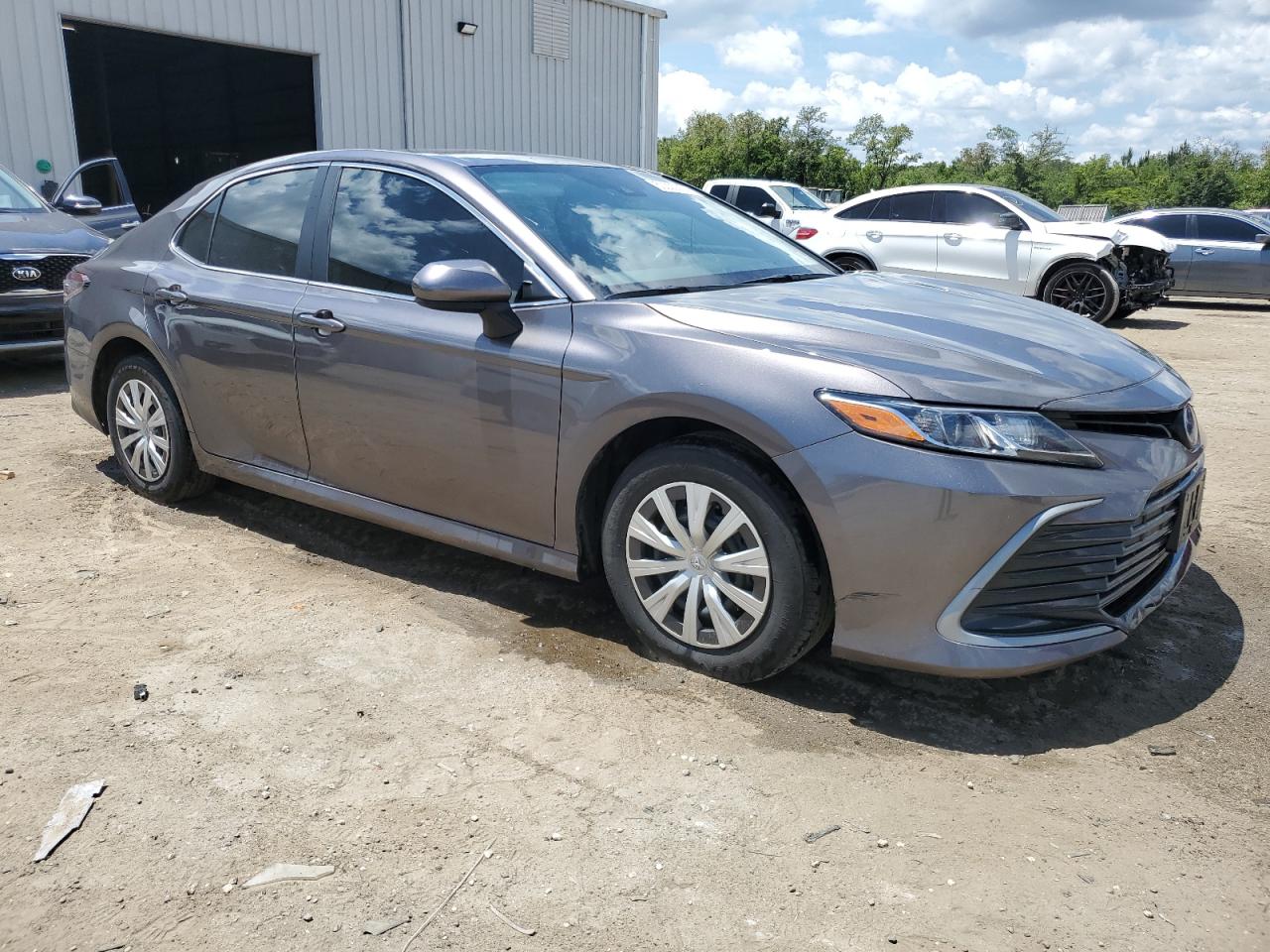 2023 Toyota Camry Le vin: 4T1C31AK5PU620352