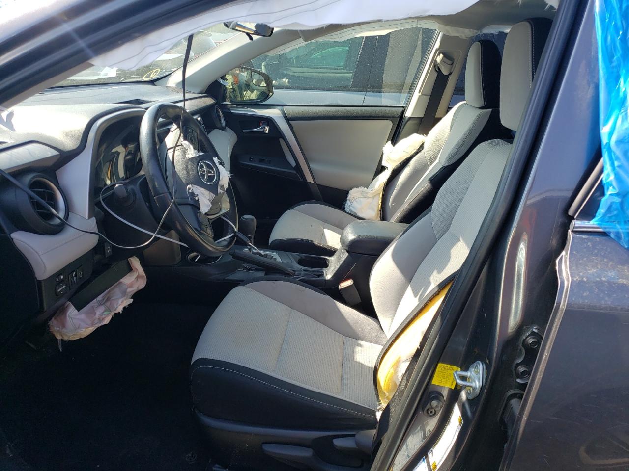 JTMRFREV4HJ109646 2017 Toyota Rav4 Xle