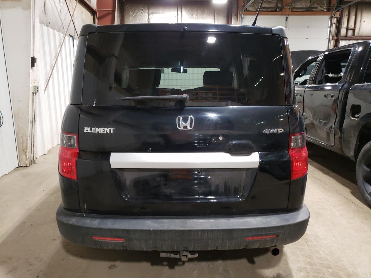 5J6YH2H3XBL002050 2011 Honda Element Lx