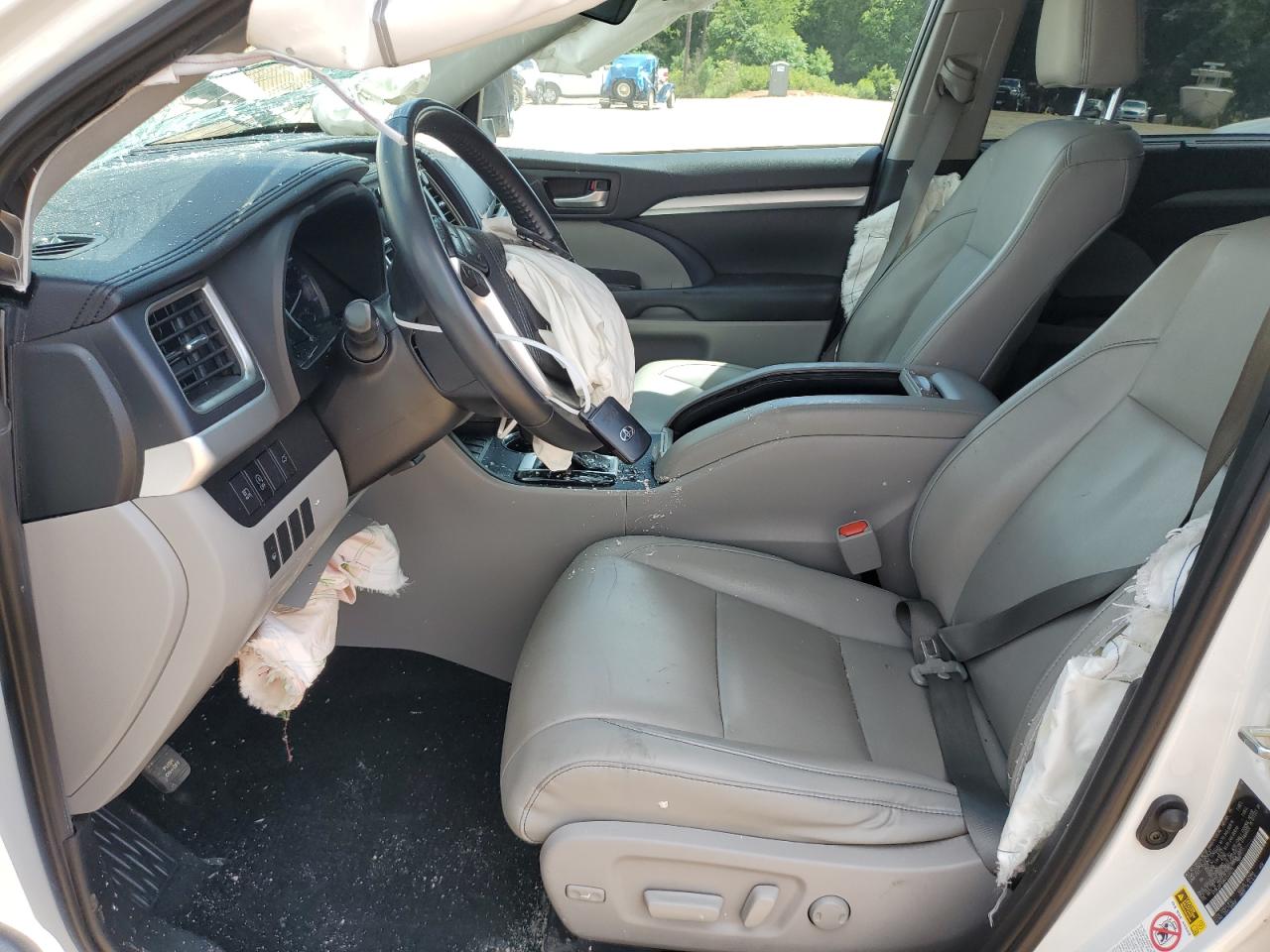 5TDKZRFH8KS556525 2019 Toyota Highlander Se