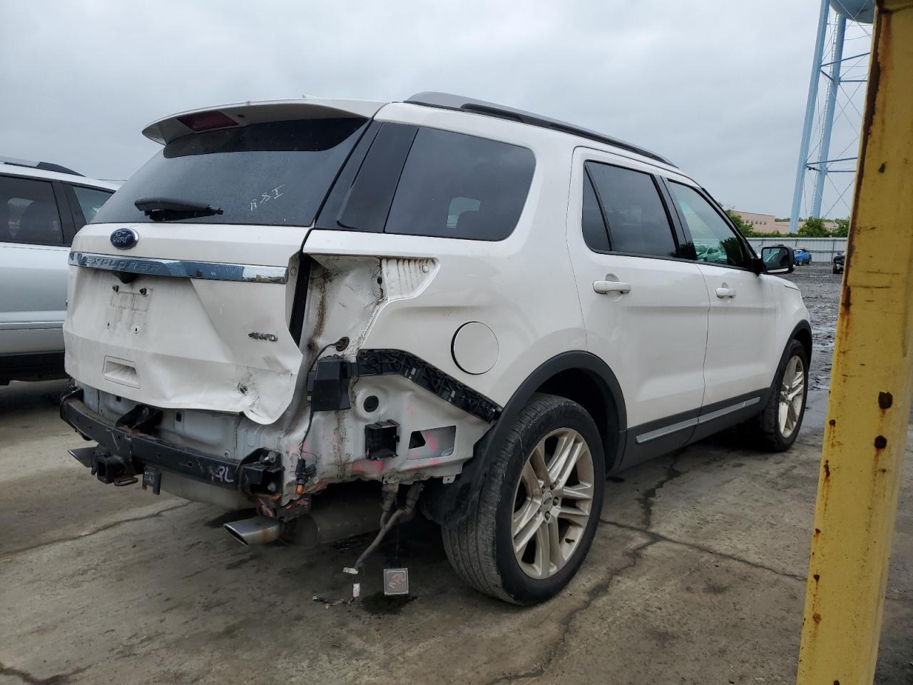 1FM5K8D81HGB36926 2017 Ford Explorer Xlt