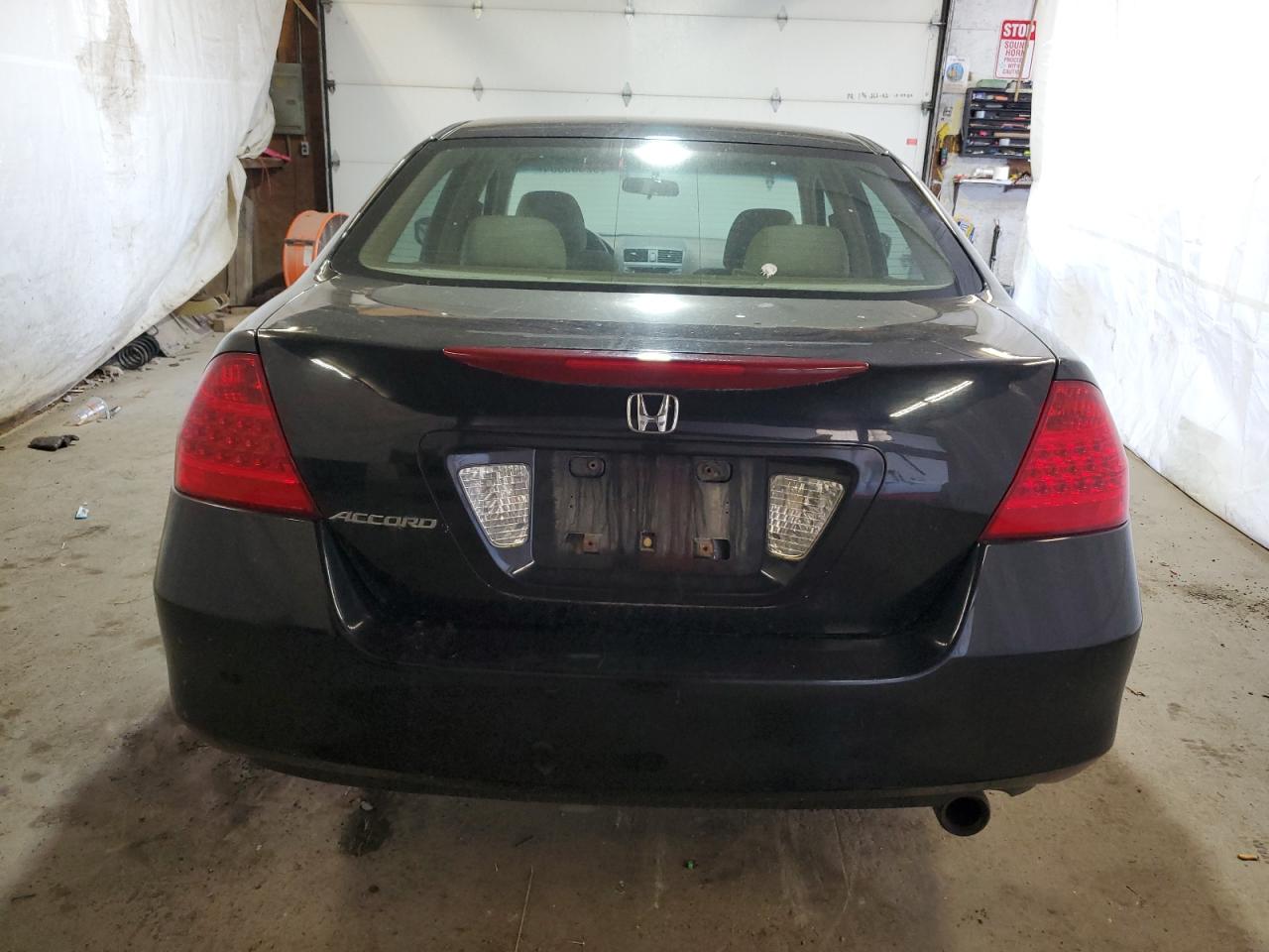 1HGCM563X7A188872 2007 Honda Accord Se