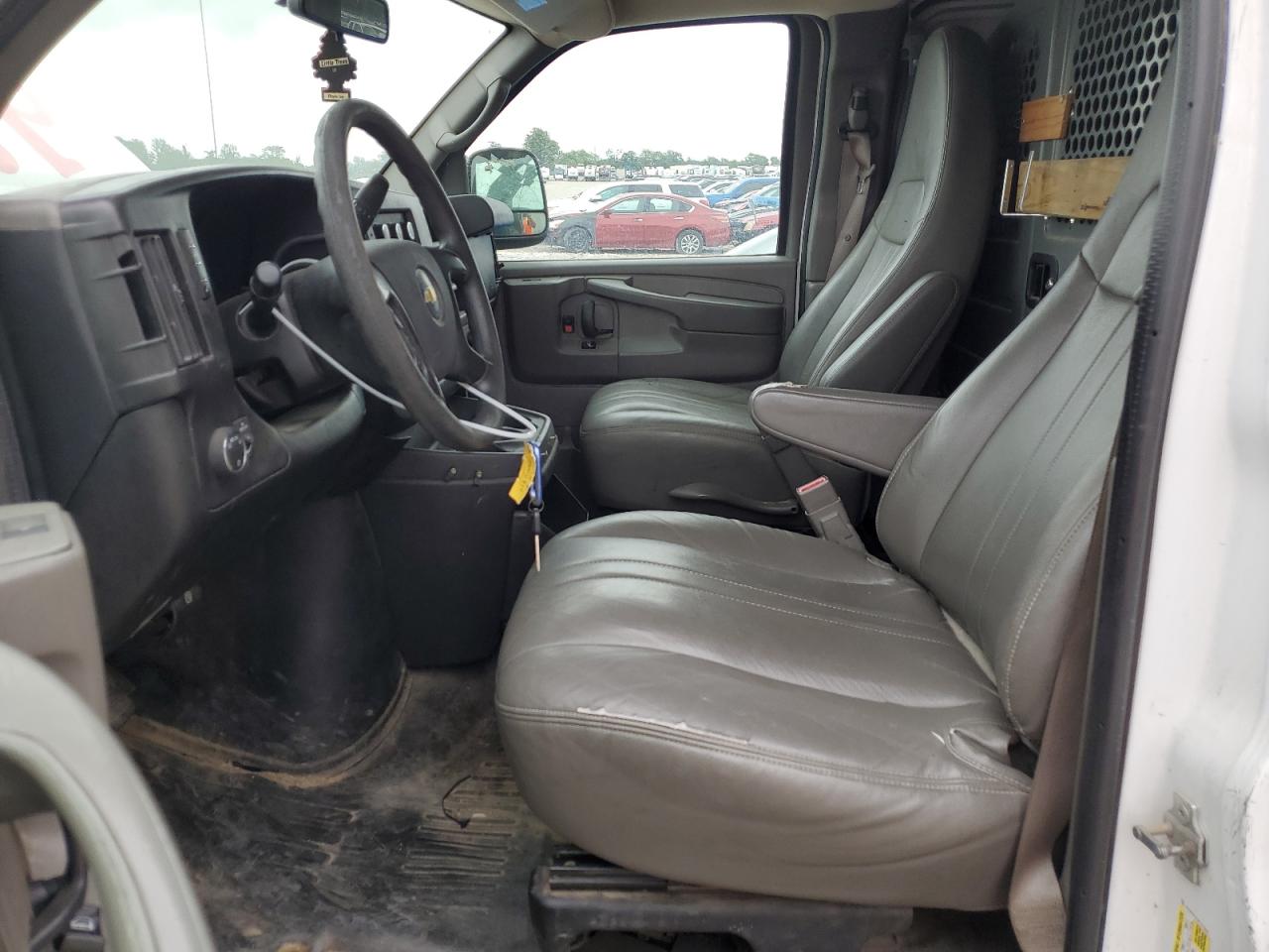 1GCWGFCF8F1211622 2015 Chevrolet Express G2500