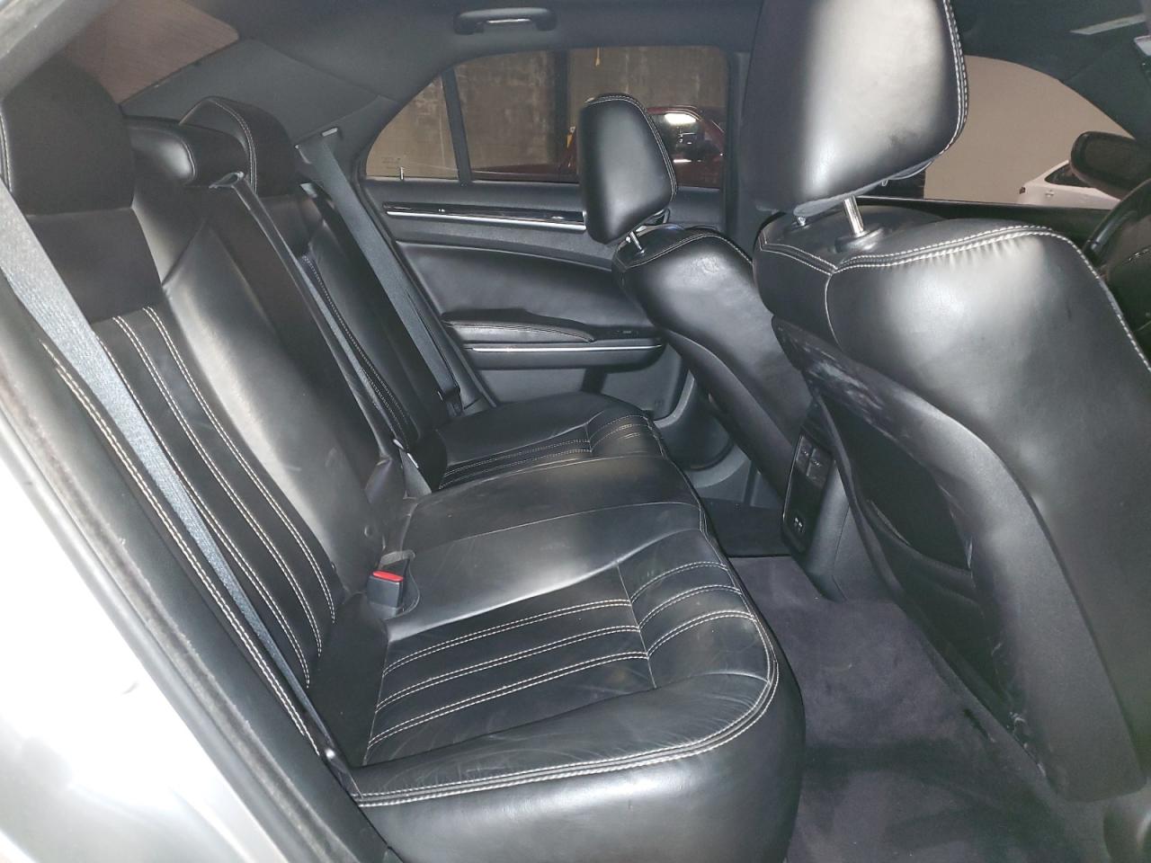 2C3CCABG0JH261702 2018 Chrysler 300 S