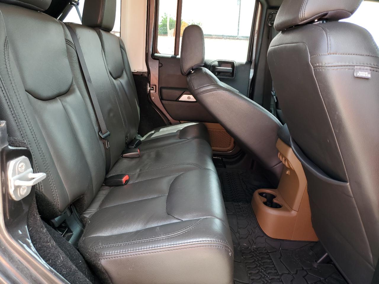 1C4HJWEG7EL206740 2014 Jeep Wrangler Unlimited Sahara