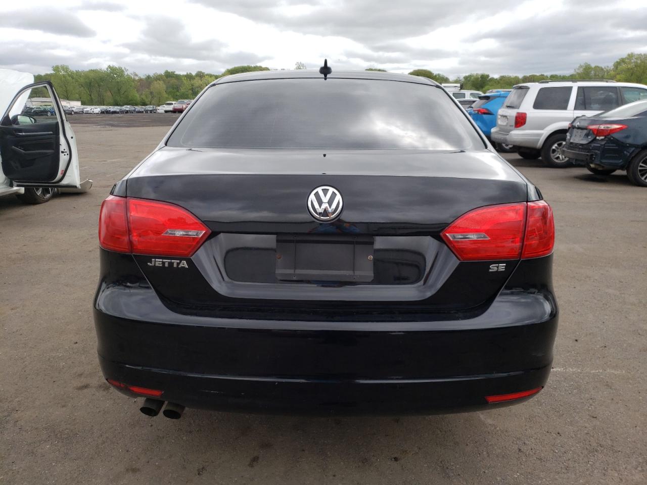 3VWD17AJ1EM415828 2014 Volkswagen Jetta Se