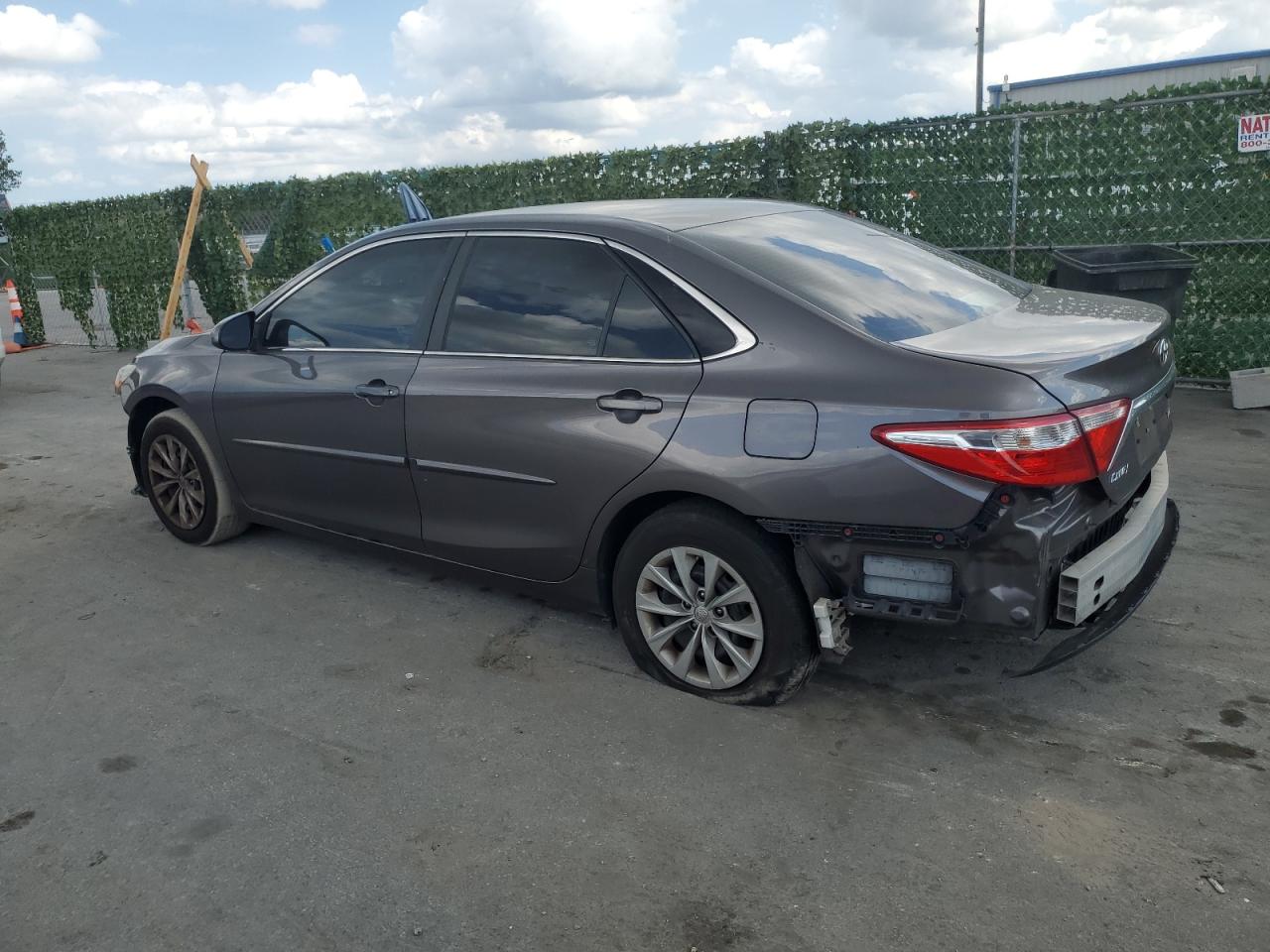 4T1BF1FK9FU952756 2015 Toyota Camry Le