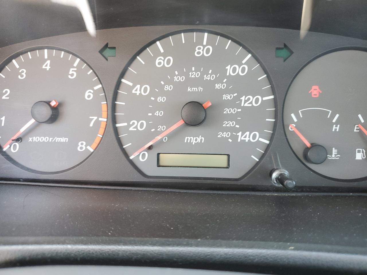 1YVGF22C125287106 2002 Mazda 626 Lx