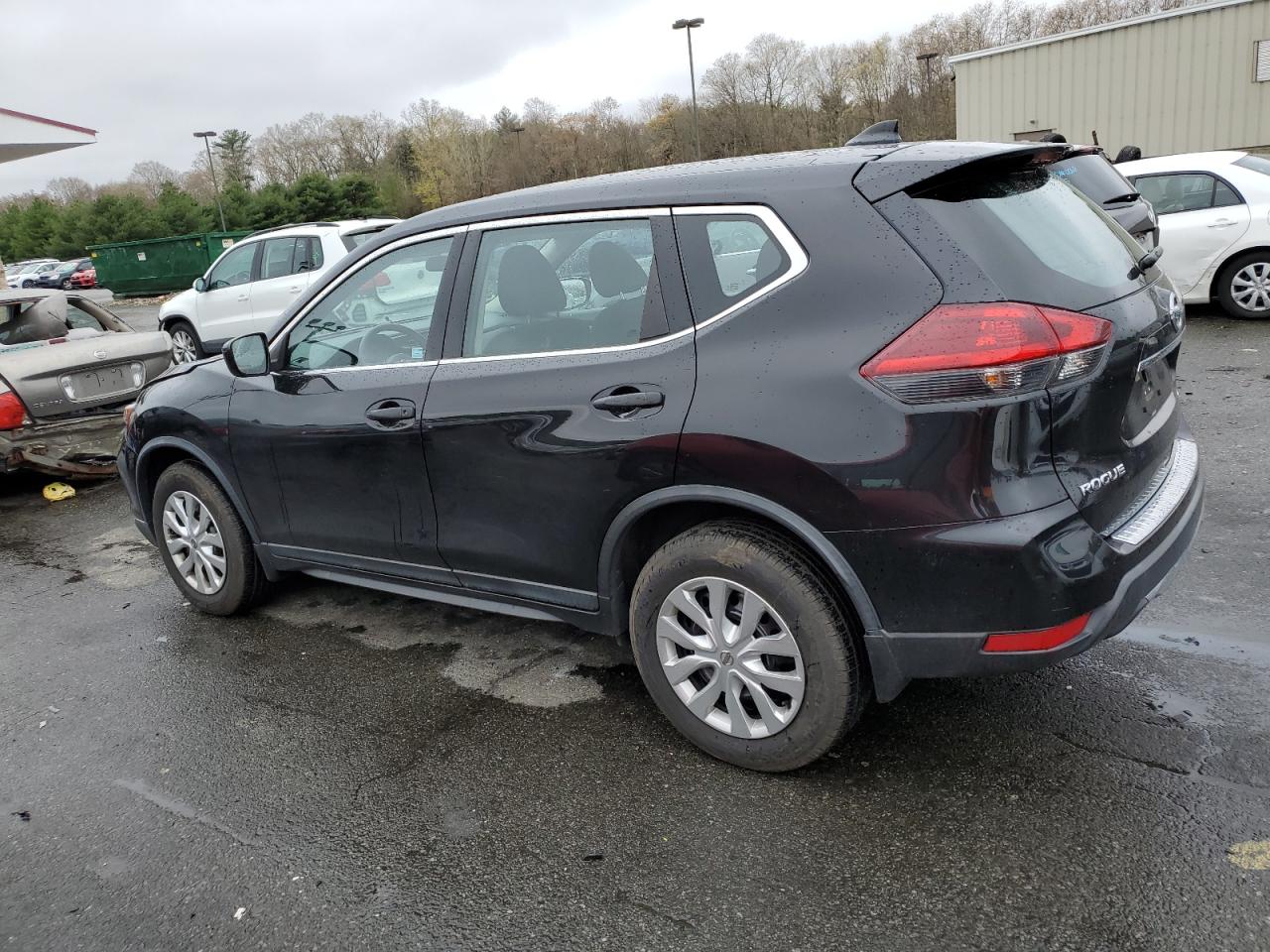 2018 Nissan Rogue S vin: KNMAT2MV3JP552422