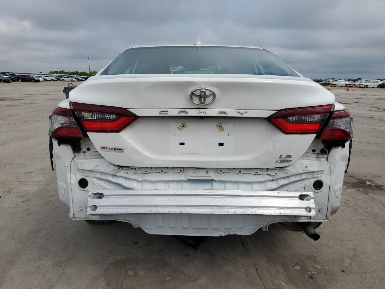 4T1C11BK0MU046596 2021 Toyota Camry Le