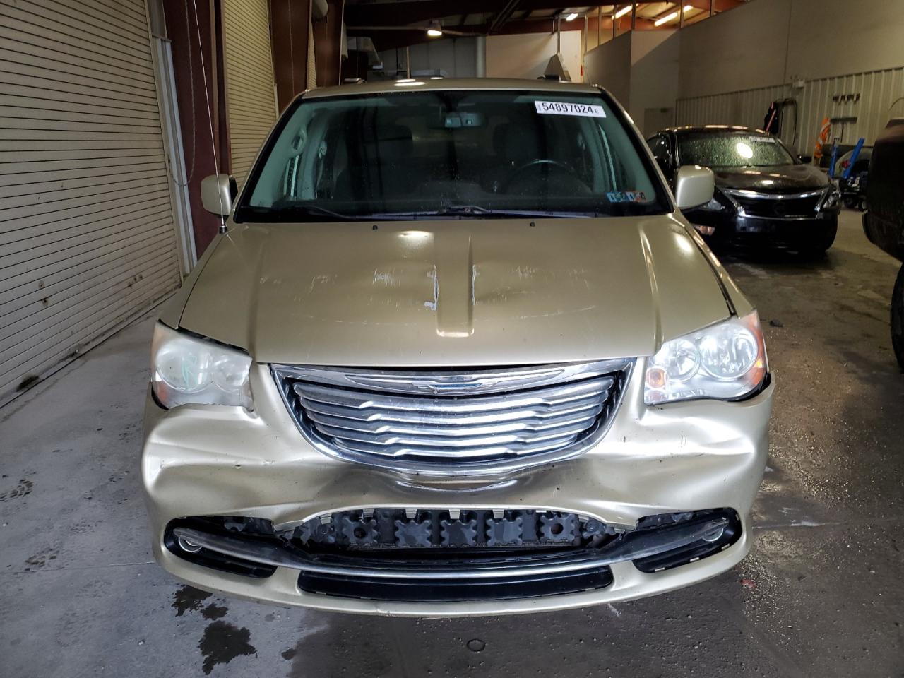 2A4RR5DG2BR697725 2011 Chrysler Town & Country Touring