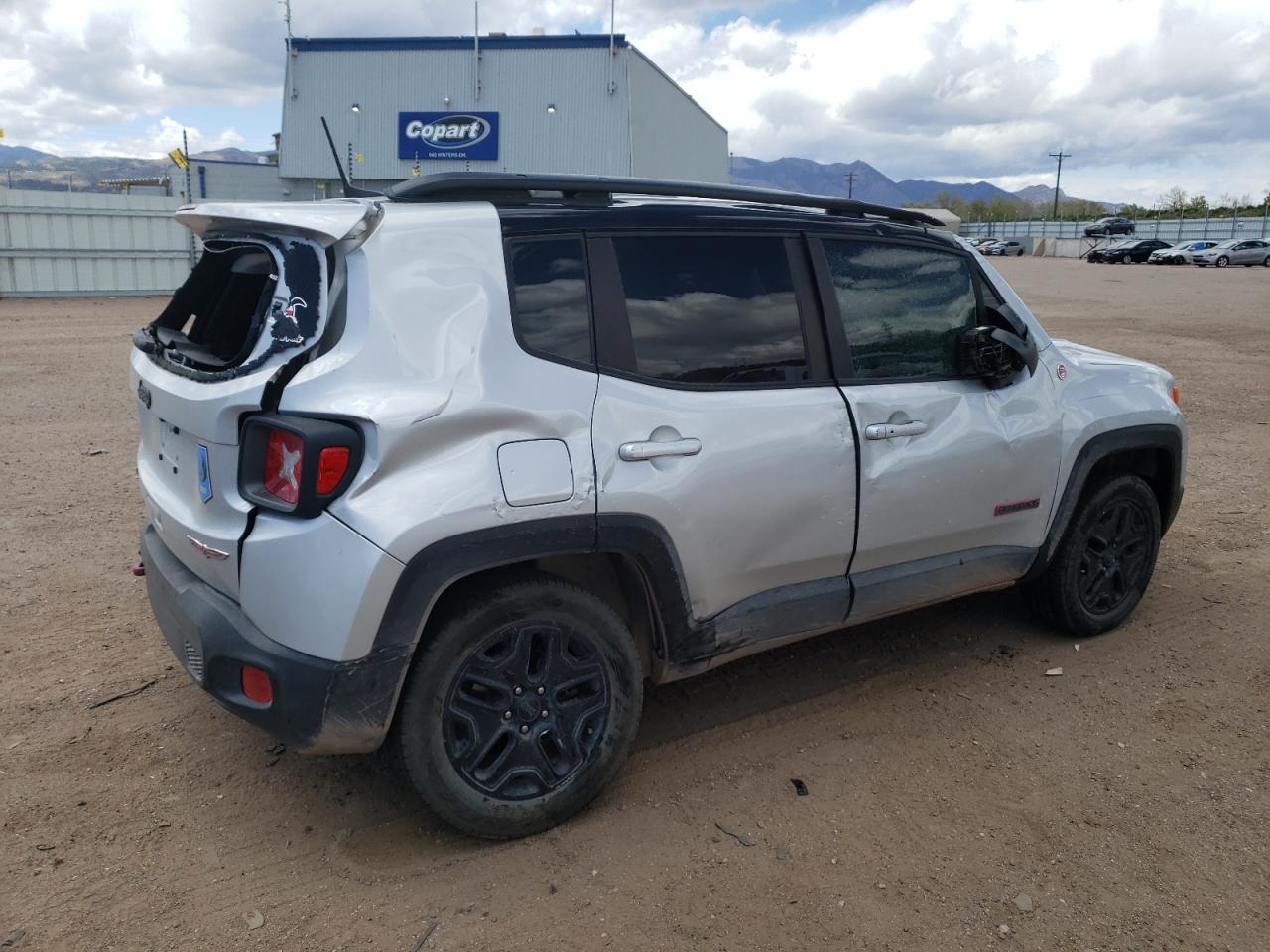 ZACCJBCBXJPJ08833 2018 Jeep Renegade Trailhawk