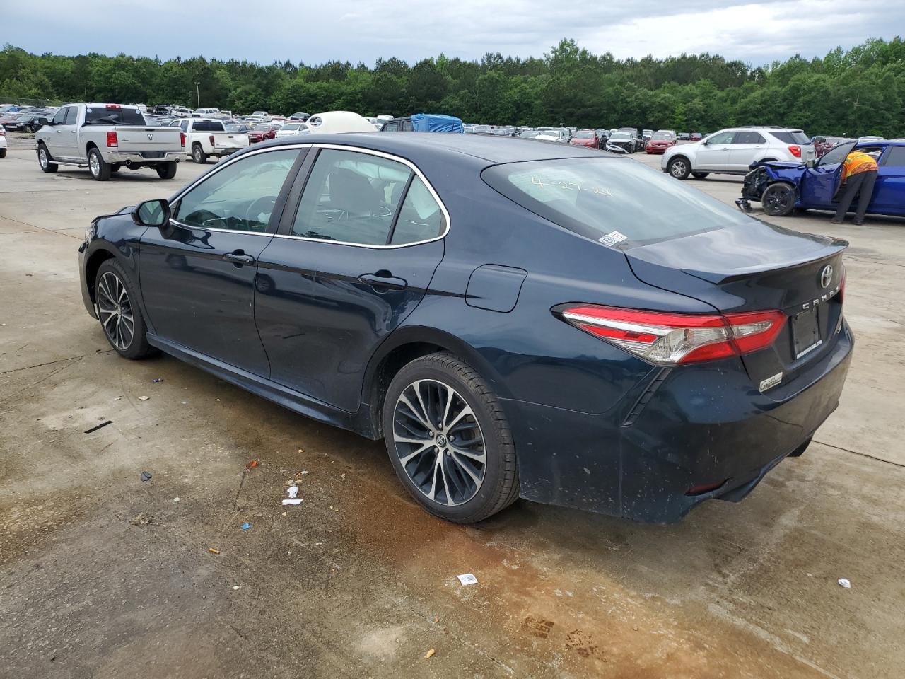 4T1B11HK6JU662883 2018 Toyota Camry L