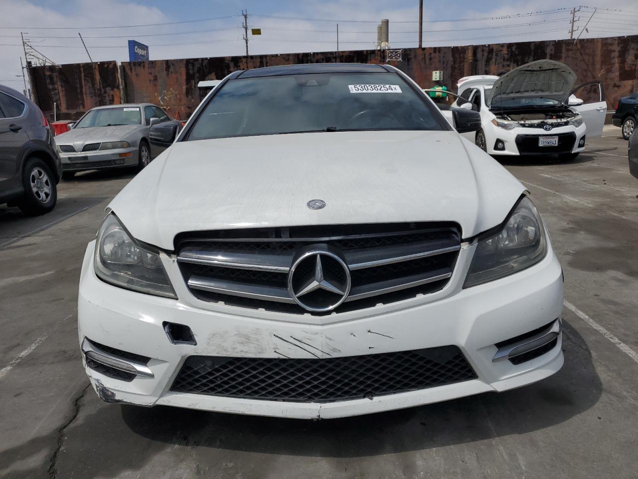 2013 Mercedes-Benz C 250 vin: WDDGJ4HB8DG005815