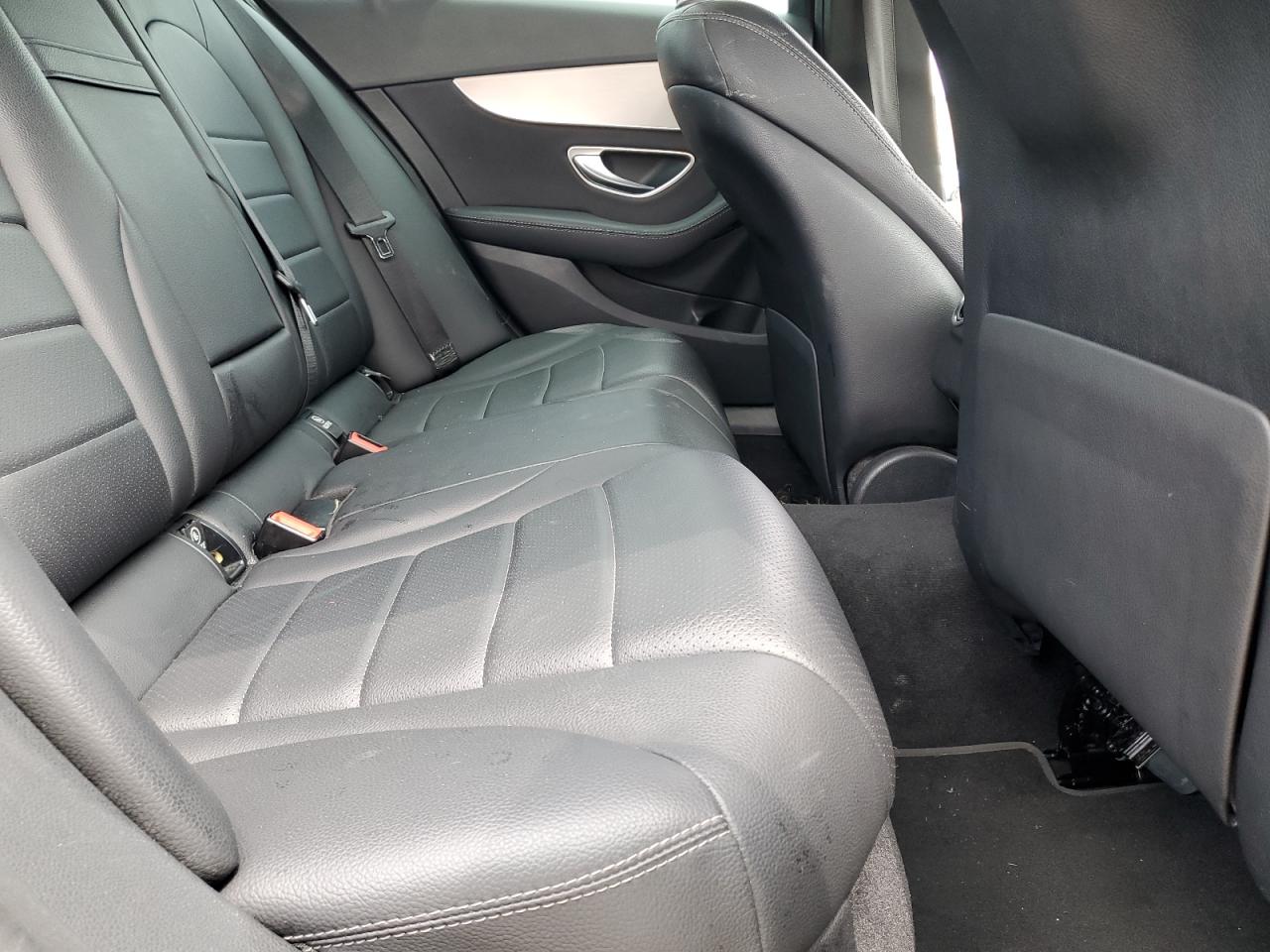 55SWF8DB5KU285493 2019 Mercedes-Benz C 300