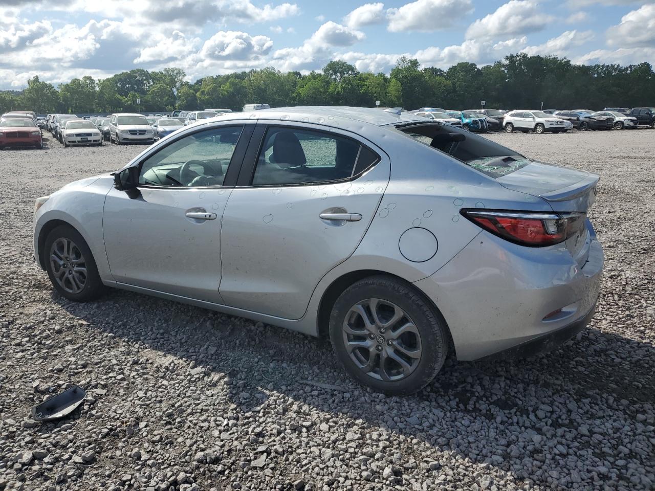 2019 Toyota Yaris L vin: 3MYDLBYV1KY500358