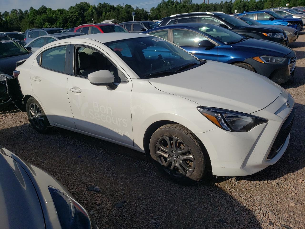 3MYDLBYV3KY520319 2019 Toyota Yaris L